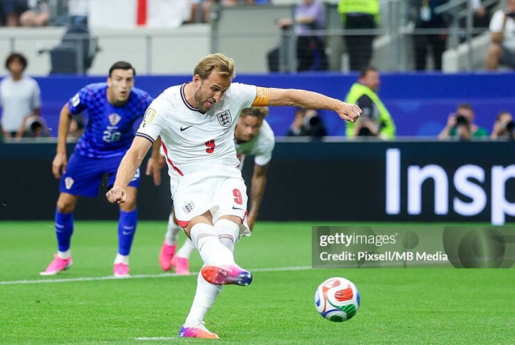 Kane ghi cú đúp đỉnh cao lập kỷ lục khủng, ĐT Anh và Croatia rượt đuổi hiệp 1 mãn nhãn - 1