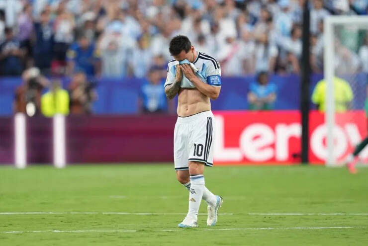 Tin nóng bóng đá World Cup 18/6: Hé lộ lý do Messi rơi nước mắt trong ngày ghi hat-trick - 1