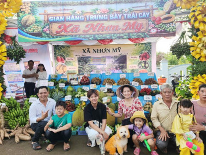 Hàng nghìn du khách đến với Ngày hội Sông nước miệt vườn ở Cần Thơ