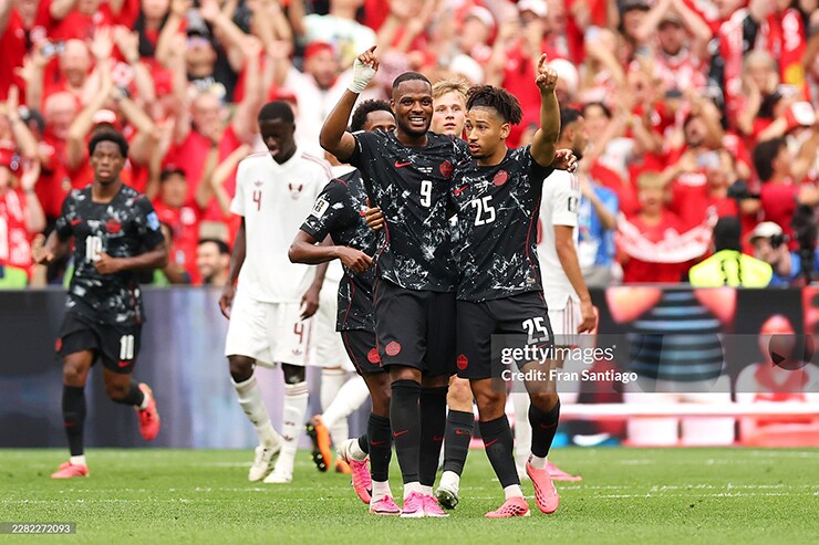 World Cup hỗn loạn: Canada thắng Qatar 6-0, cầu thủ hai đội lao vào ẩu đả sau trận - 1