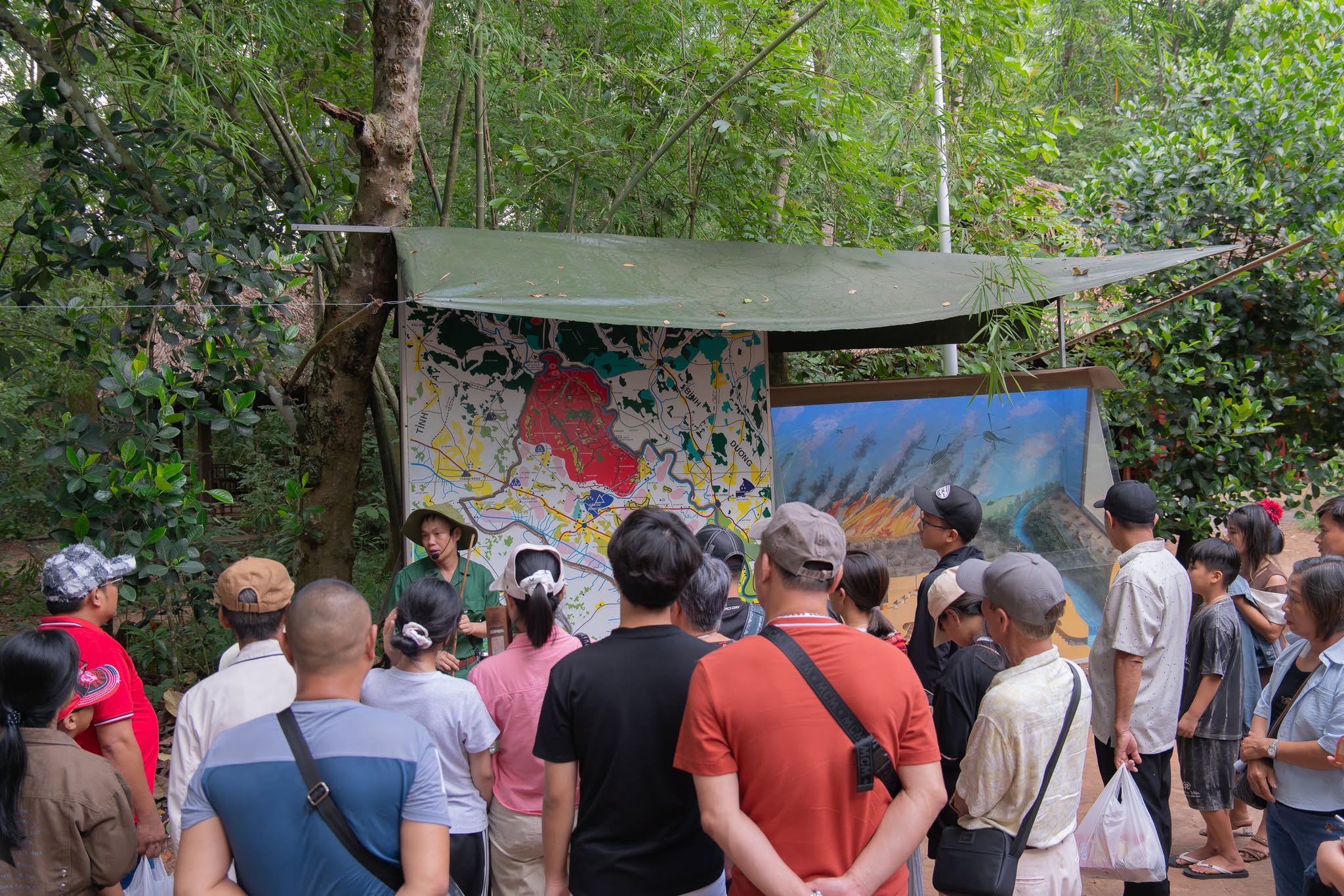Dòng sông kể chuyện thành phố mang tên Bác - 5