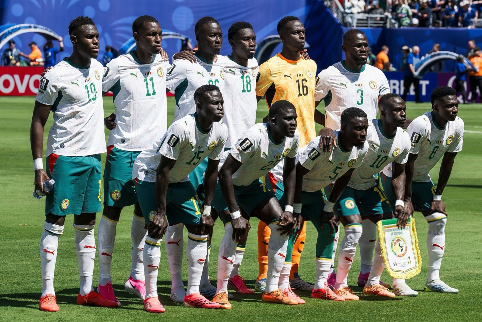 Cầu thủ Senegal dọa đình công giữa World Cup vì bị giữ tiền thưởng, phải đặt đồ ăn ngoài - 1