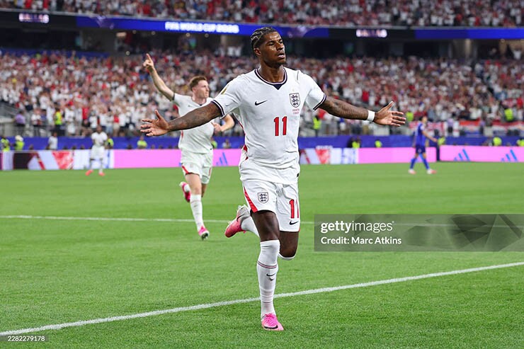 Rashford hồi sinh rực rỡ ở Barca và ĐT Anh: MU có nên giữ lại ngôi sao World Cup? - 1