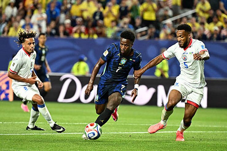 Brazil thắng đậm nhưng chưa ổn, Vinicius một mình "gánh" hàng công từ đầu World Cup - 1