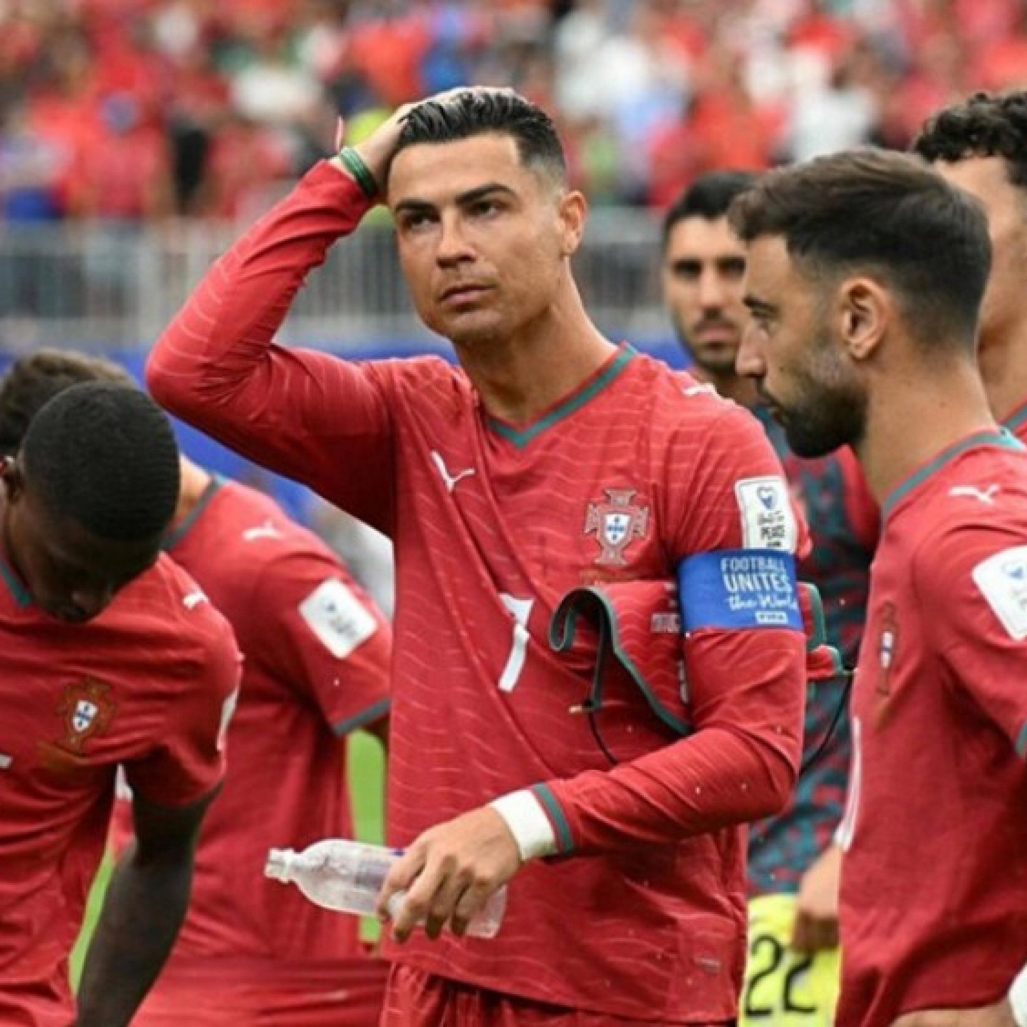  - Lộ đội hình Bồ Đào Nha đấu Uzbekistan: Ronaldo vẫn đá chính, hàng công xáo trộn
