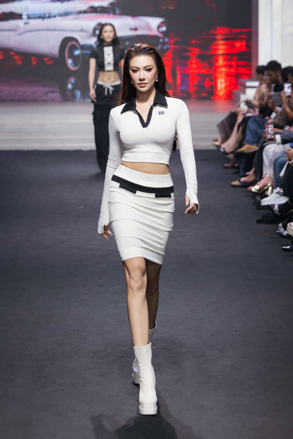 Hơn 130 người mẫu cùng 17 Hoa hậu, Á hậu tỏa sáng trong show diễn của Đỗ Mạnh Cường - 2