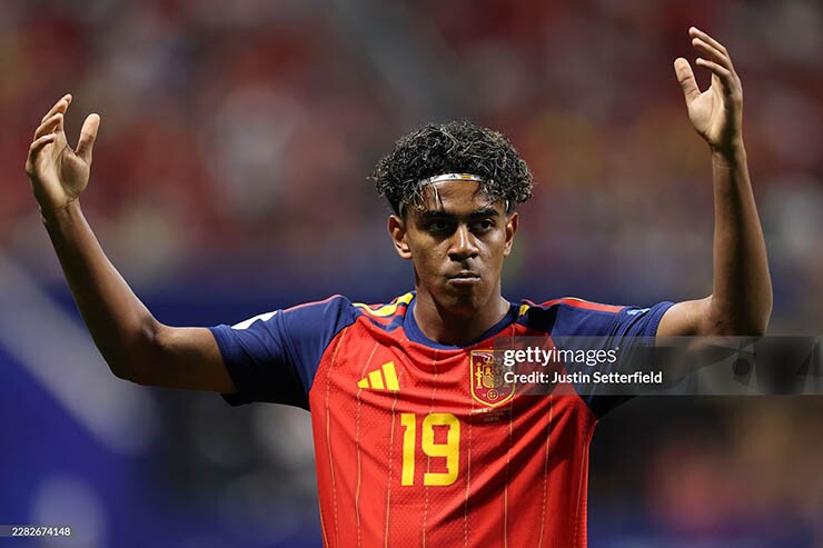 Lamine Yamal đáp trả màn khiêu khích của CĐV Saudi Arabia: "Tôi ở đây" - 1