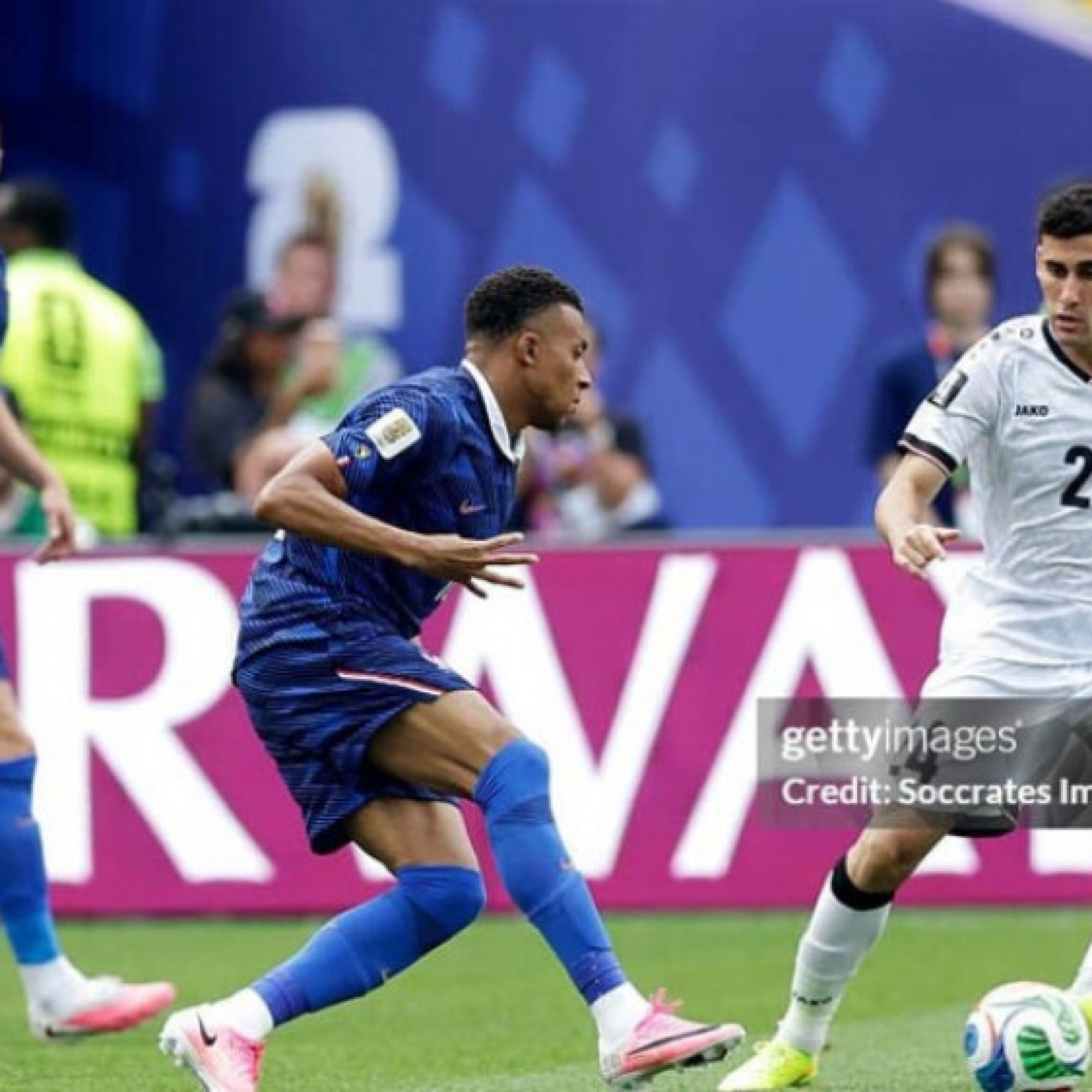  - Nóng rực bảng xếp hạng World Cup: Tuyển Pháp chiếm ngôi đầu, đoạt vé đi tiếp sớm
