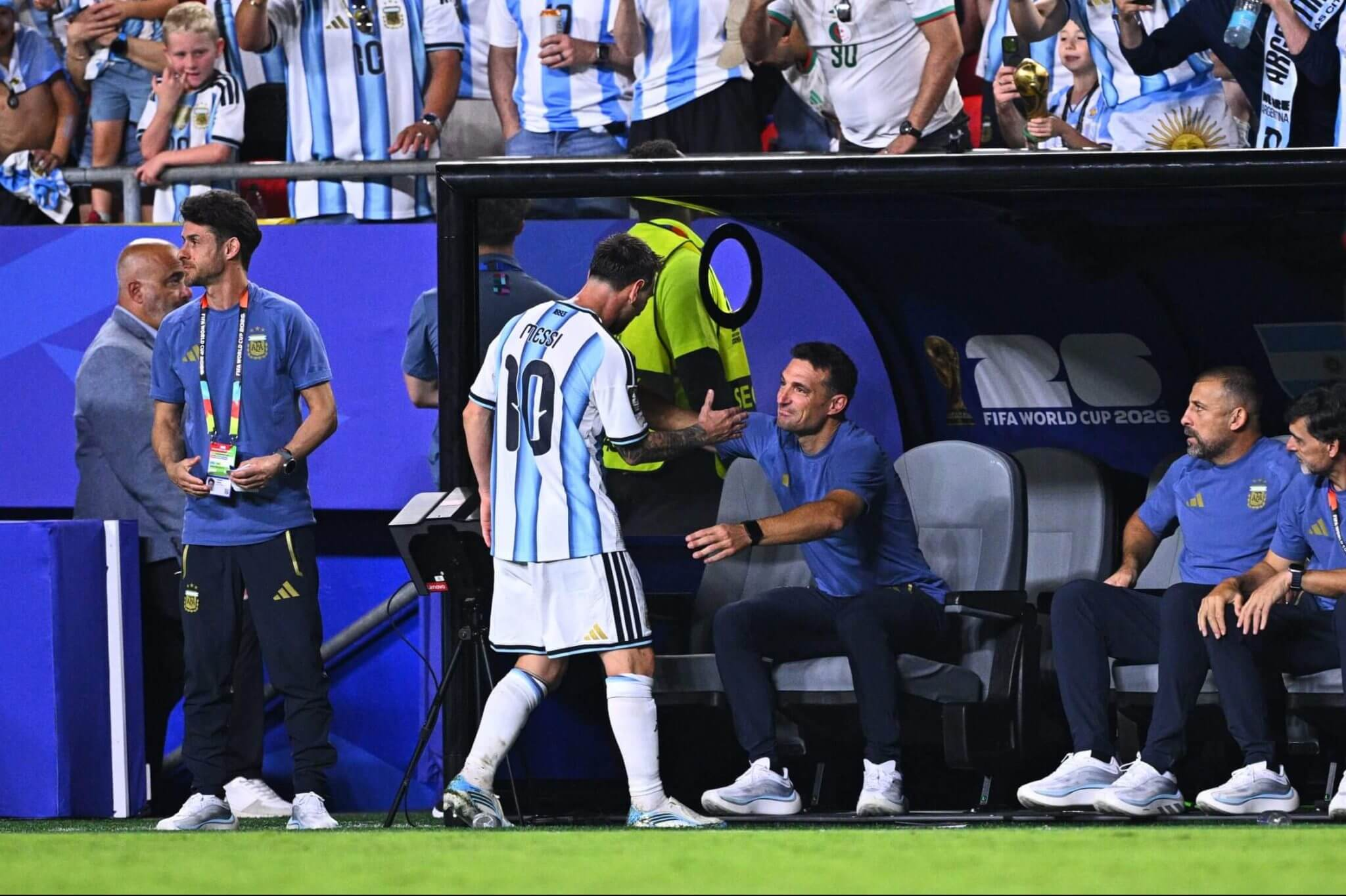 Messi và hành trình 10 năm: Từ niềm tin chạm đáy tới kỷ lục World Cup - 2