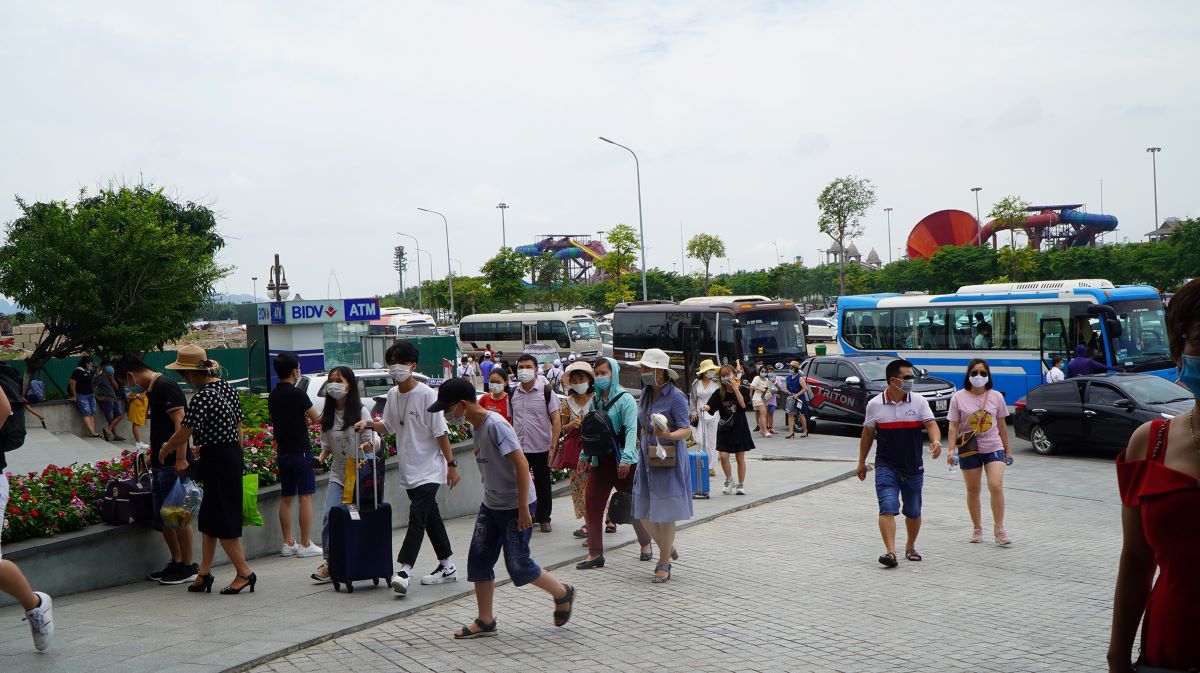 Hạ Long ngày thường đông như ngày lễ, bất động sản “sẵn sàng kinh doanh” tại Vịnh Bình Minh 1 được săn đón - 1