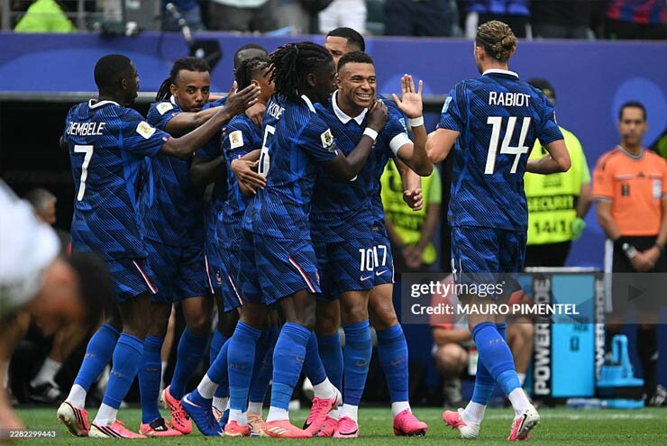 ĐT Pháp đấu Iraq: Mbappe ghi siêu phẩm mãn nhãn, cán mốc 100 trận cho ĐTQG - 1