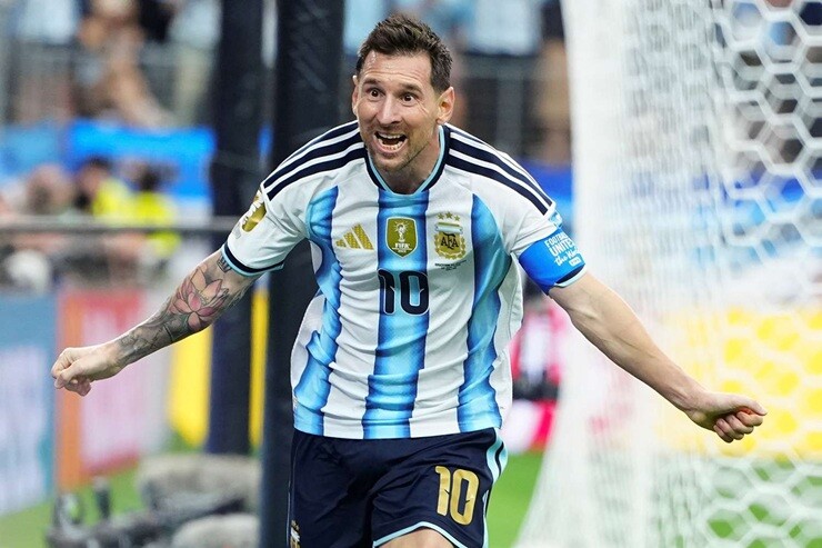 Messi sinh nhật tuổi 39: Ly rượu vang hảo hạng, vĩ đại nhất mọi thời đại - 1