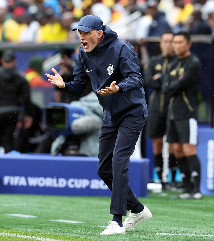 HLV Tuchel lên tiếng vụ "hét vào mặt" hậu vệ tuyển Anh ngay trên sân ở World Cup - 1