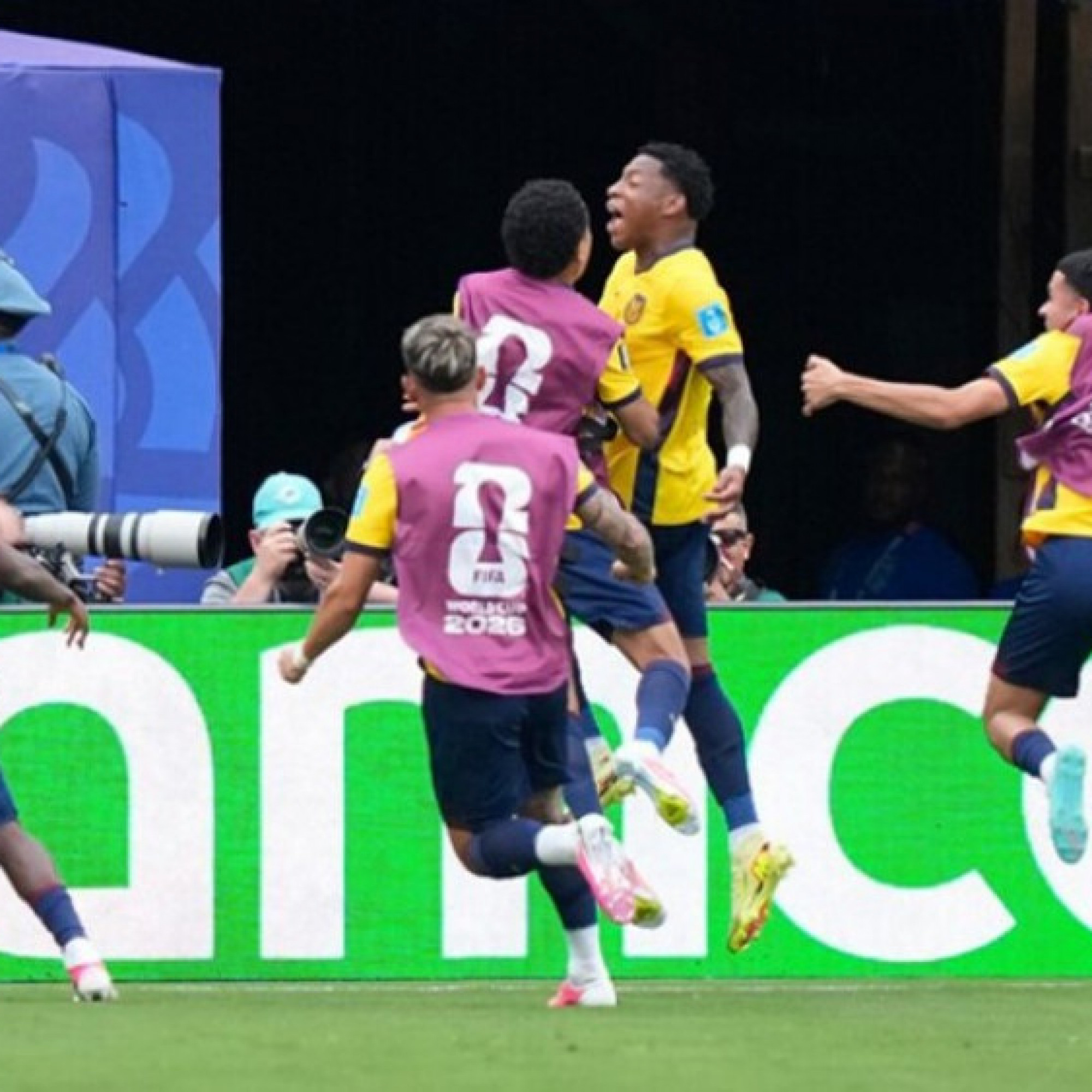  - Nóng bảng xếp hạng World Cup: Ecuador hạ Đức, giành vé vào vòng knock-out