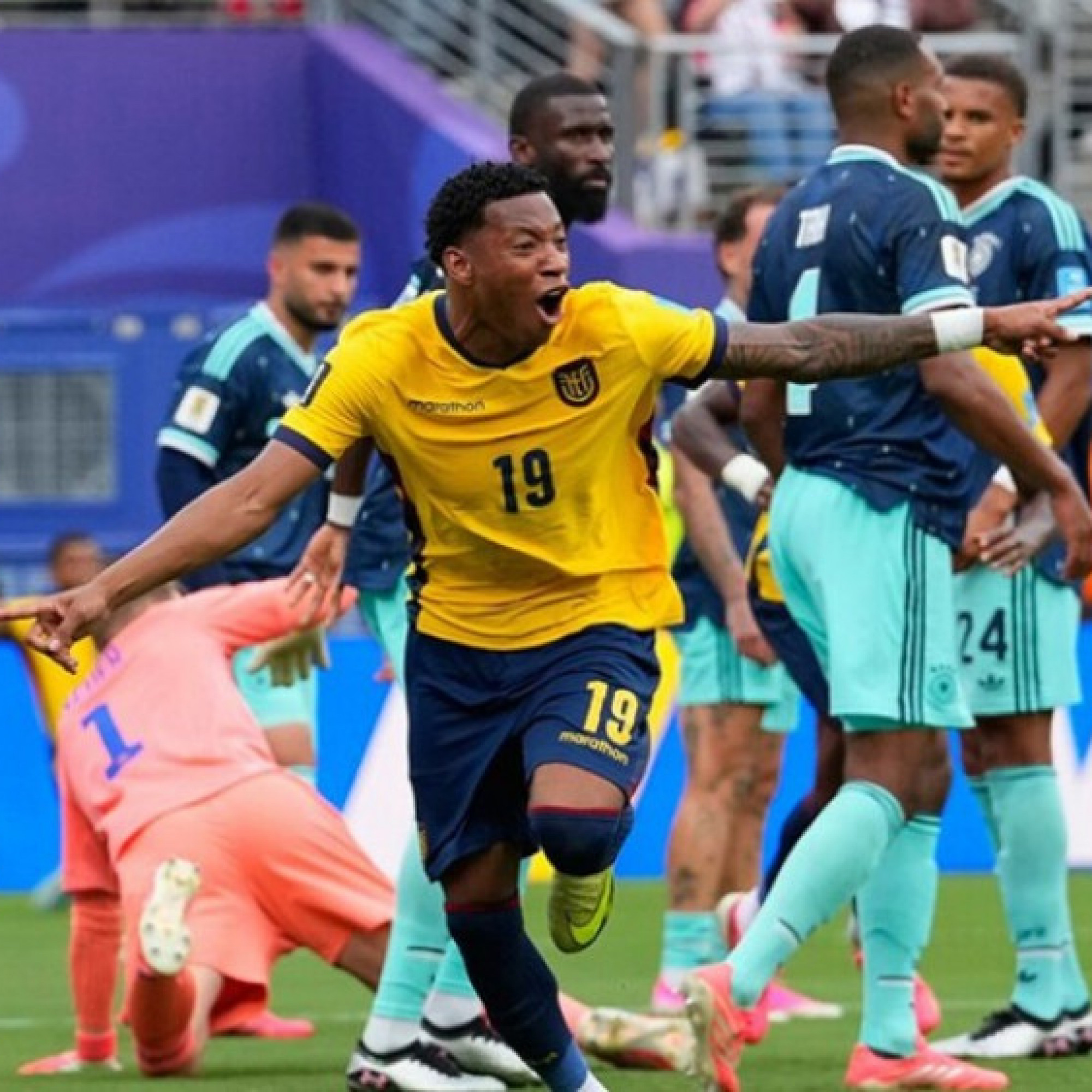  - 18 anh hào vào vòng 1/16 World Cup: Bờ Biển Ngà ghi danh lịch sử, Ecuador lách khe cửa hẹp