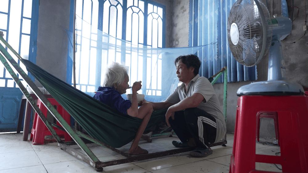 Mái ấm gia đình Việt: Ca sĩ Muộii và diễn viên Đỗ Nhật Hoàng nghẹn lòng trước những đứa trẻ trưởng thành quá sớm - 3