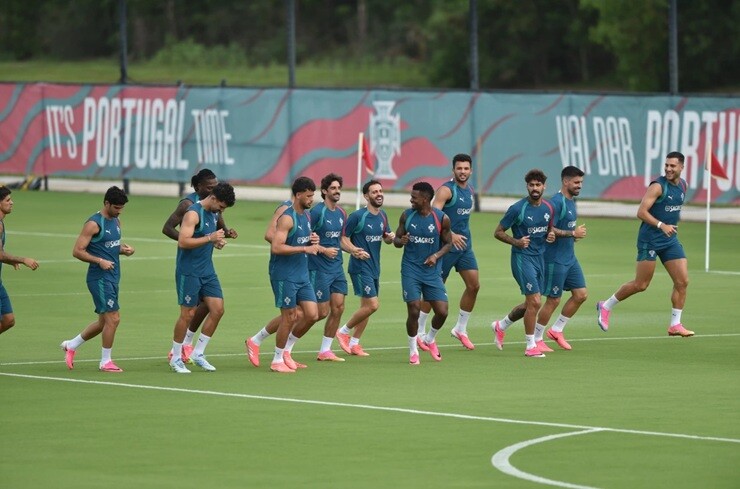 Bồ Đào Nha đón tin vui trận quyết đấu Colombia, Neto nói "không phụ thuộc" Ronaldo - 1