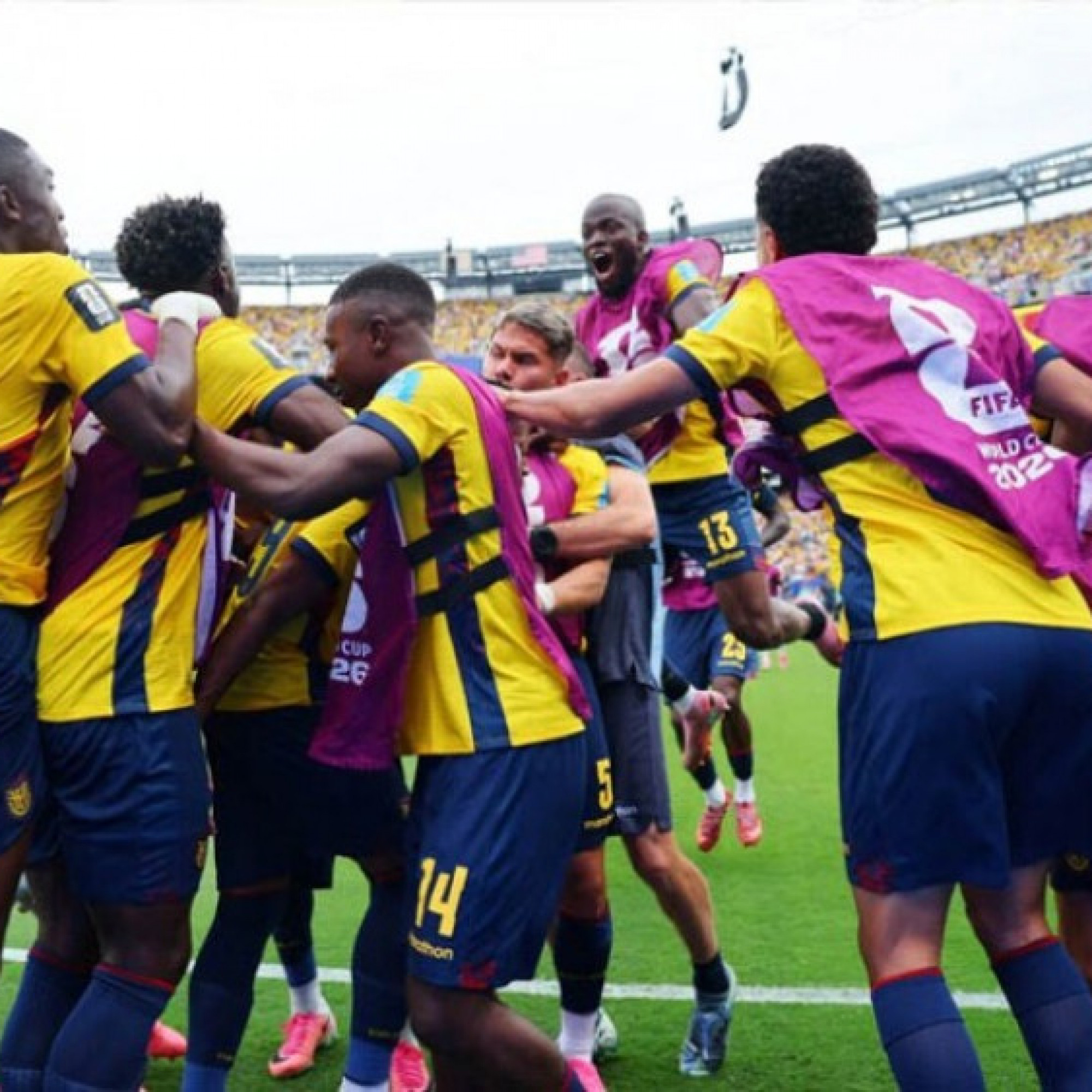  - Tổng thống Ecuador cho cả nước nghỉ 1 ngày, mừng chiến thắng ĐT Đức ở World Cup
