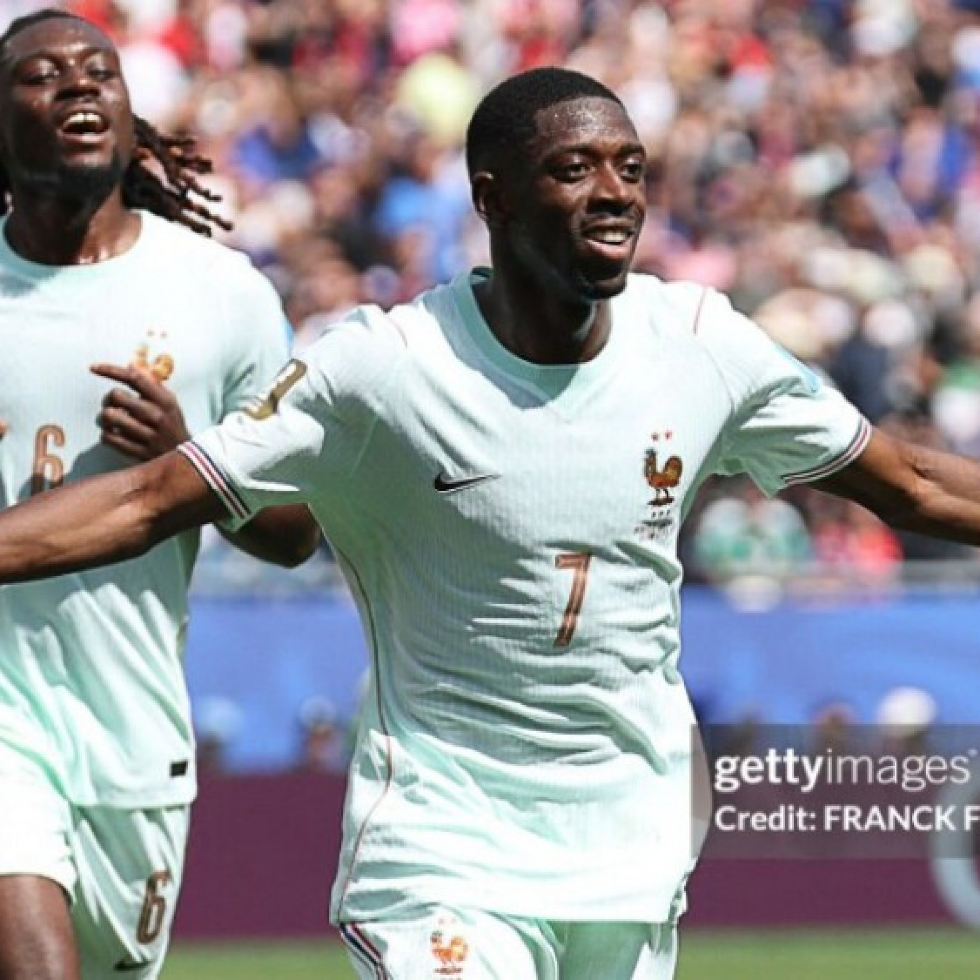  - "Quả bóng vàng" Dembele lập liền 3 siêu phẩm, suýt phá kỷ lục "có 1 không 2"
