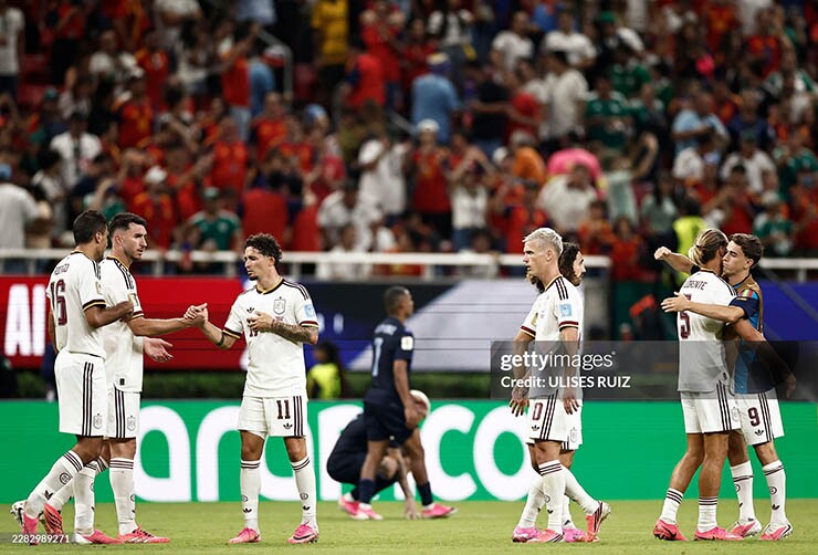 Anh hào đoạt vé World Cup: Cape Verde gây chấn động, Tây Ban Nha hất cẳng Uruguay - 2