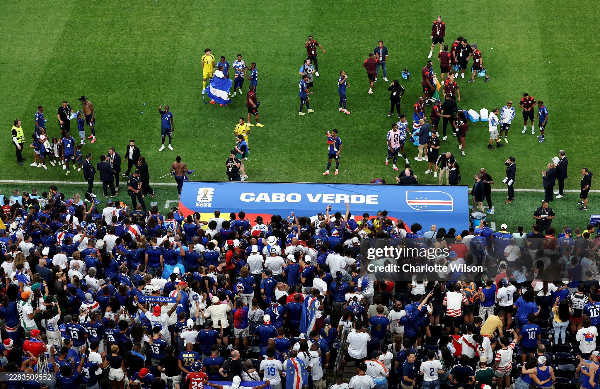 “Ngựa ô” Cape Verde gây chấn động World Cup: Bất bại vòng bảng, vỡ òa đoạt vé vàng - 4