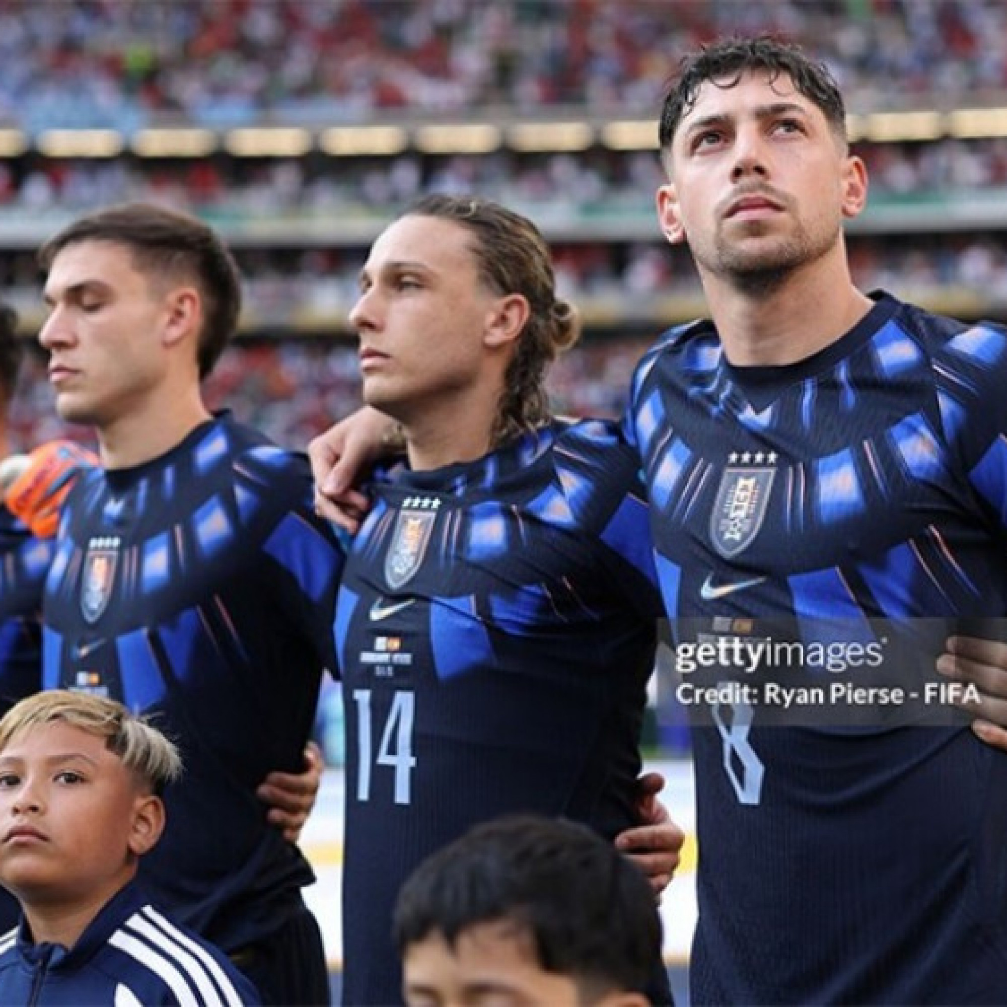  - Uruguay hủy chuyến bay riêng, trừng phạt cầu thủ sau World Cup thảm họa