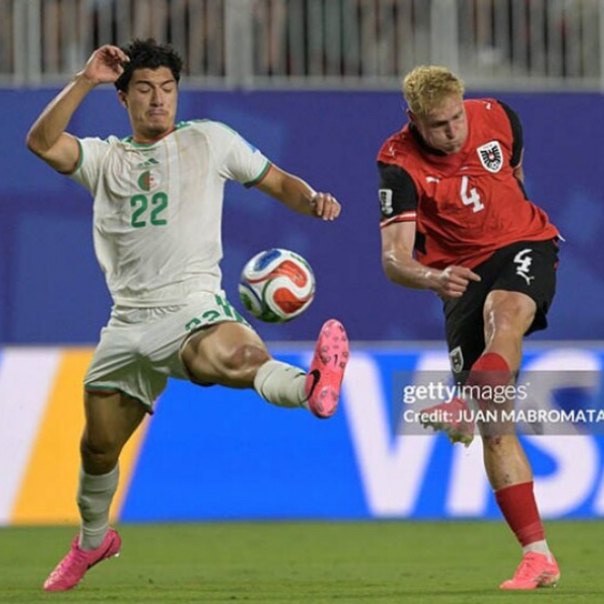 Trực tiếp bóng đá Algeria - Áo: Điên rồ những phút bù giờ (Hết giờ)