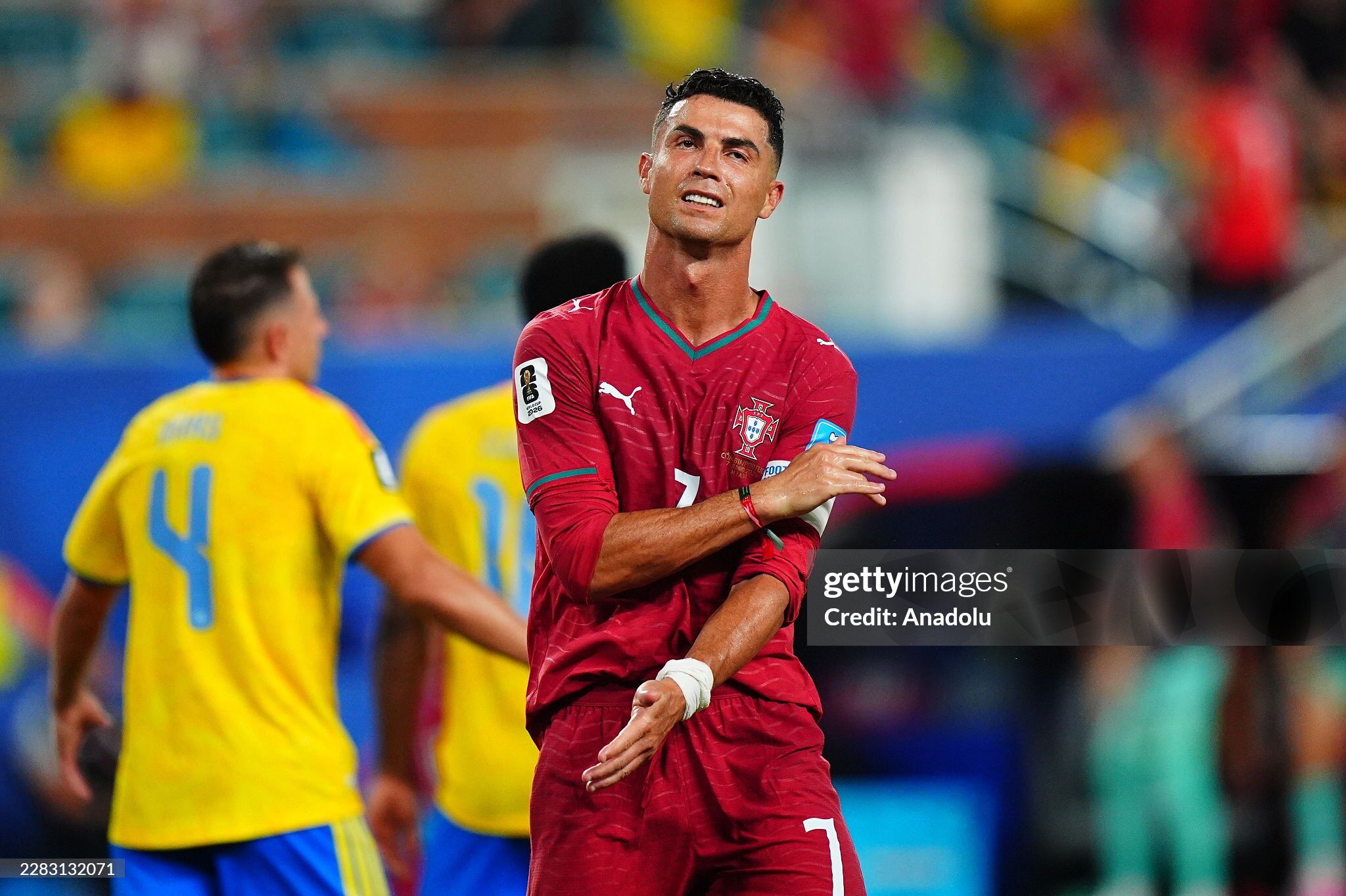 Bồ Đào Nha vất vả đấu Colombia: Ronaldo ôm vai đau đớn, hụt siêu phẩm - 12