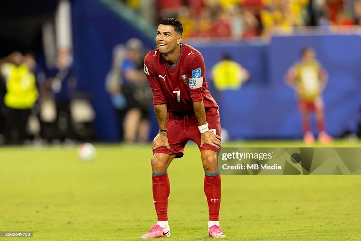 Ronaldo bị vắt kiệt sức ở World Cup, HLV Martinez đang đánh cược giấc mơ của Bồ Đào Nha? - 2