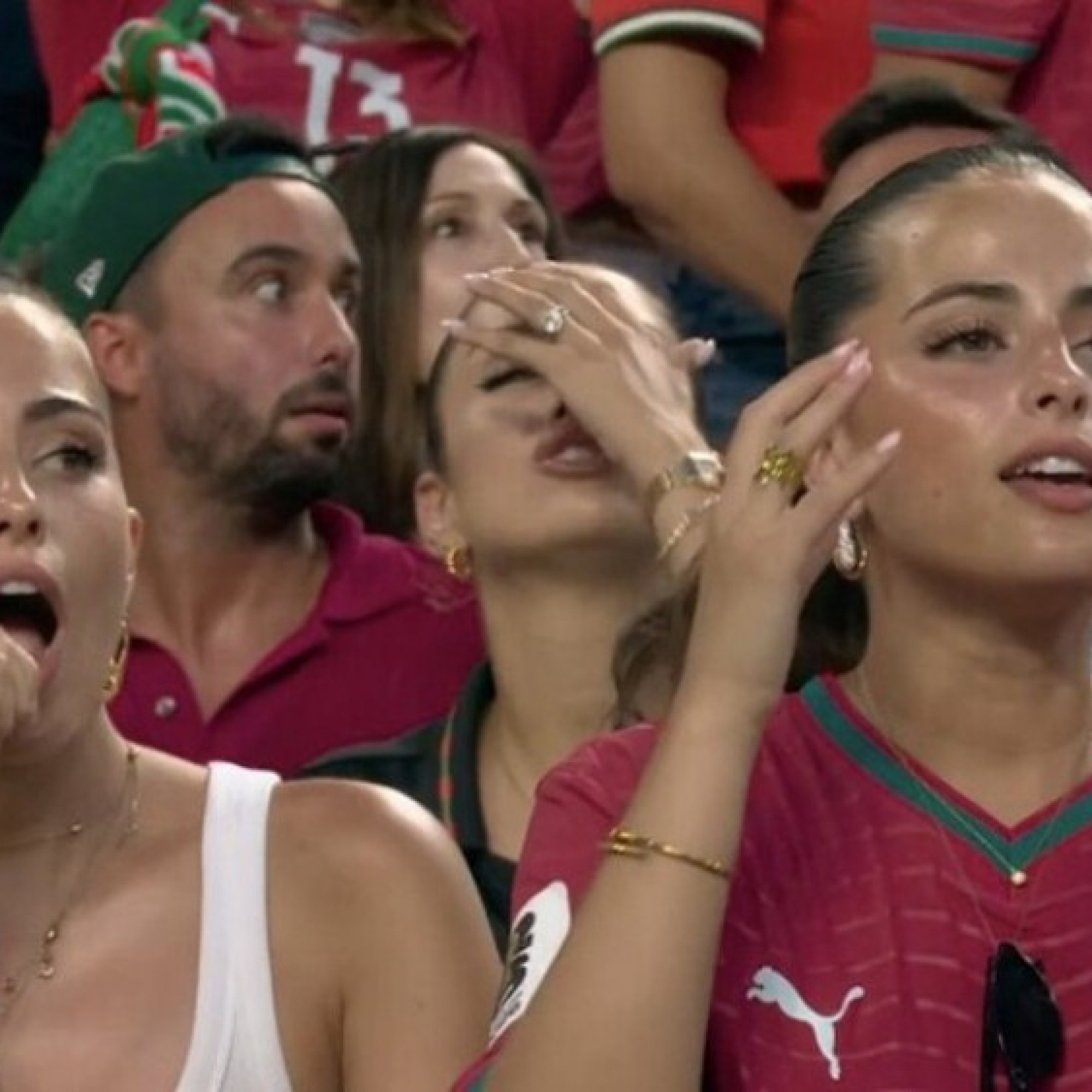  - Người tình của sao Bồ Đào Nha và em gái song sinh đẹp ngỡ ngàng, gây sốt ở World Cup