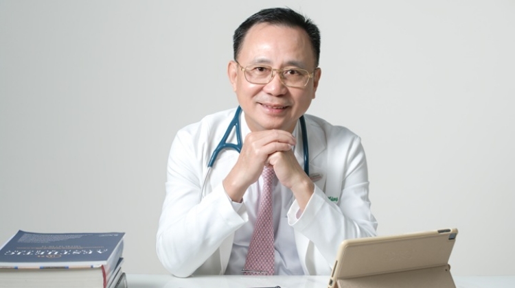 Bác sĩ Phạm Xuân Hùng: Hơn hai thập kỷ gìn giữ giá trị nghề làm đẹp bằng y đức và chuyên môn - 1