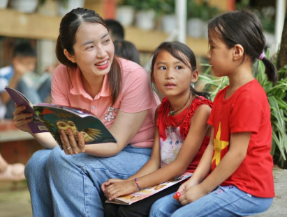  - Từ Nghị quyết số 71-NQ/TW của Bộ Chính trị tới phát huy vai trò của giáo dục và đào tạo trong xây dựng ý thức xã hội mới ở Vùng đồng bằng sông Hồng hiện nay