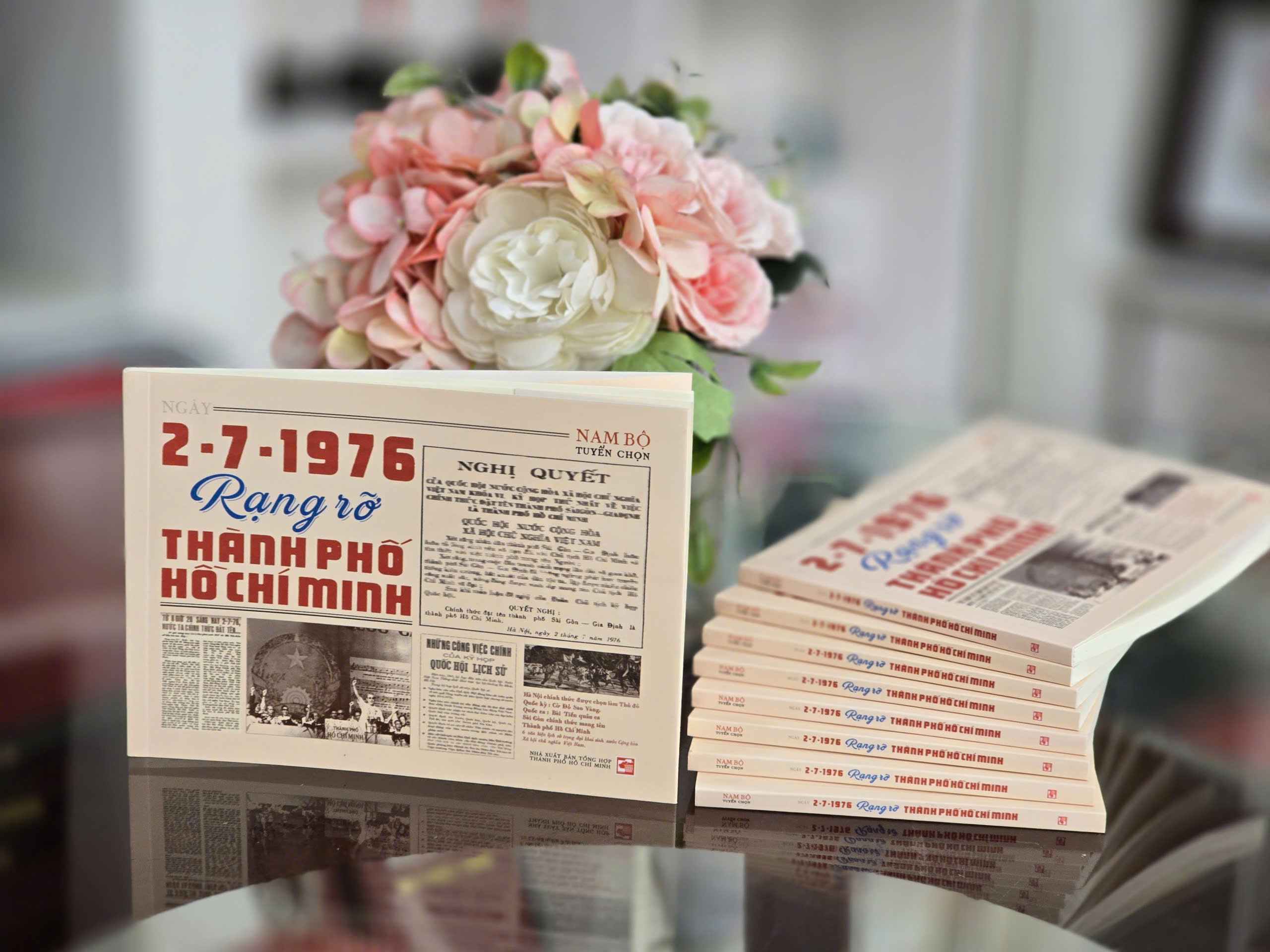 Ra mắt ấn phẩm bỏ túi kỷ niệm 50 năm thành phố mang tên Bác - 1