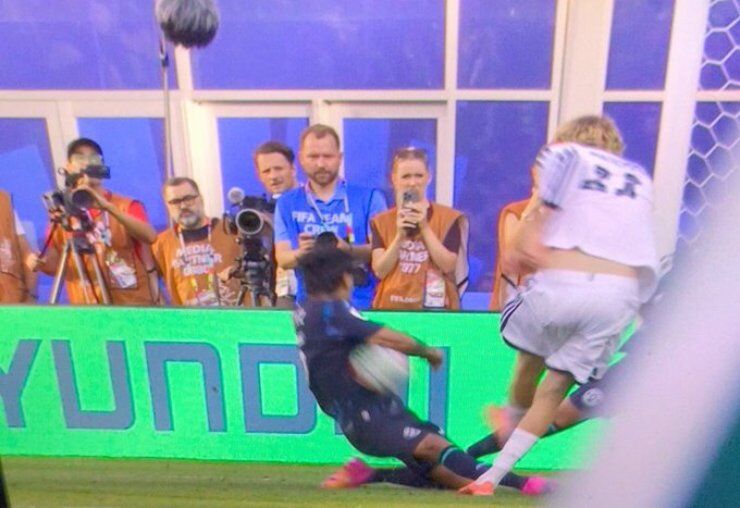 ĐT Đức thua tức tưởi ở World Cup, bị VAR "cướp" bàn thắng & penalty? - 1