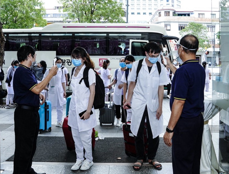 Saigontourist huy động khách sạn hạng sang đón đoàn bác sĩ tình nguyện miền Bắc