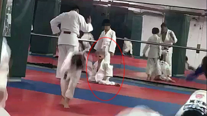 Chấn động làng võ: Cậu bé học Judo qua đời vì bị quật ngã 27 lần - 1