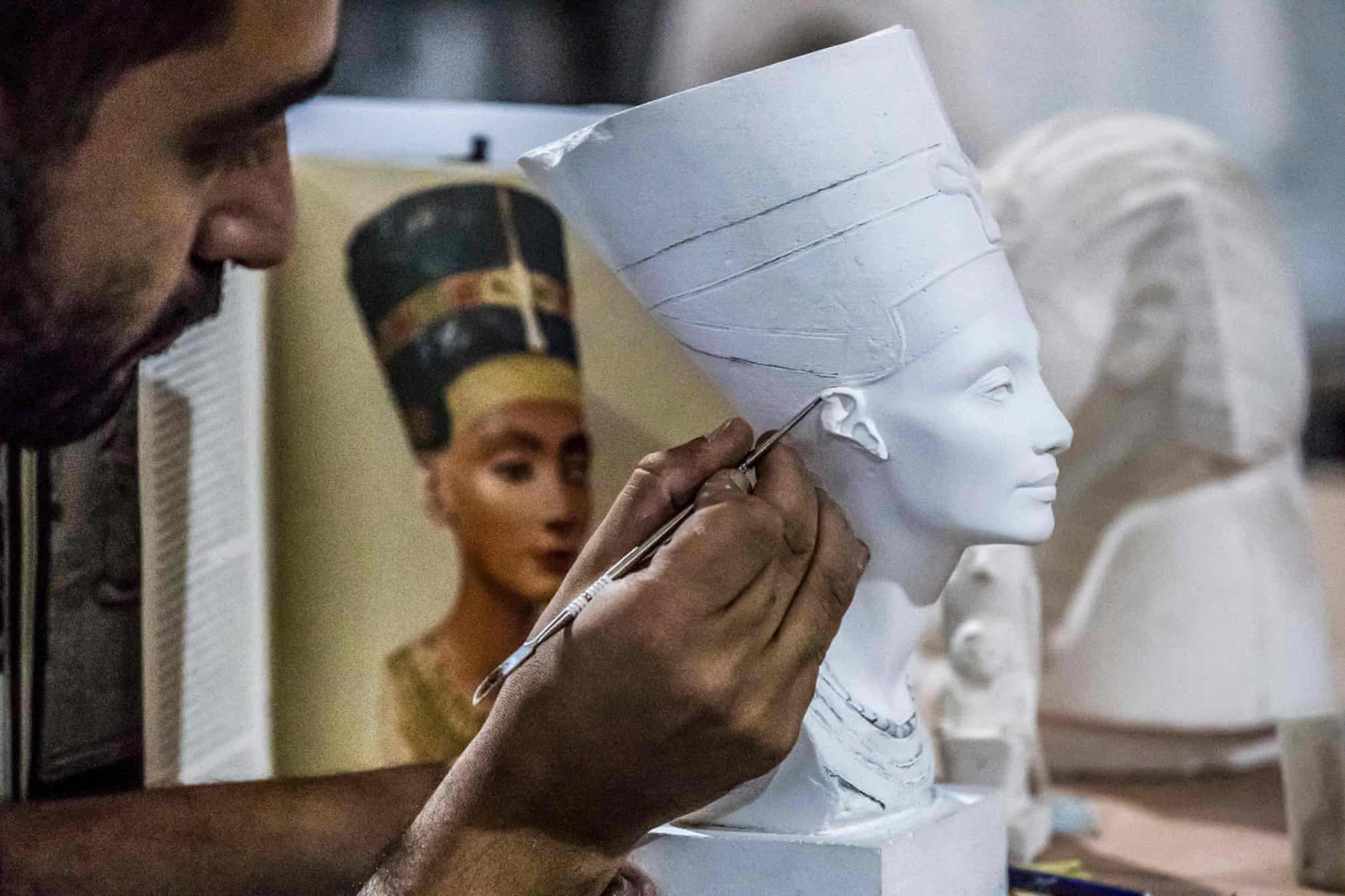 Ai Cập bán bản sao cổ vật để phục hồi du lịch - 6
