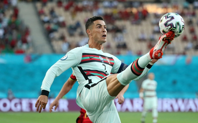 Ronaldo &#34;thèm&#34; Quả Bóng Vàng: Chốt tương lai tại Juventus, PSG - MU bất lực - 2