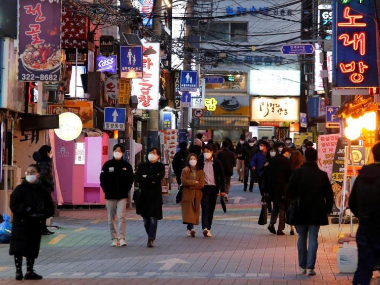 Đi ngược xu hướng ở châu Á, Hàn Quốc “tự tin” mở cửa trở lại
