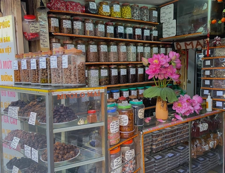 Tiệm ô mai có gần 100 loại 'không đụng hàng' tồn tại gần 30 năm ở Hà Nội - 8
