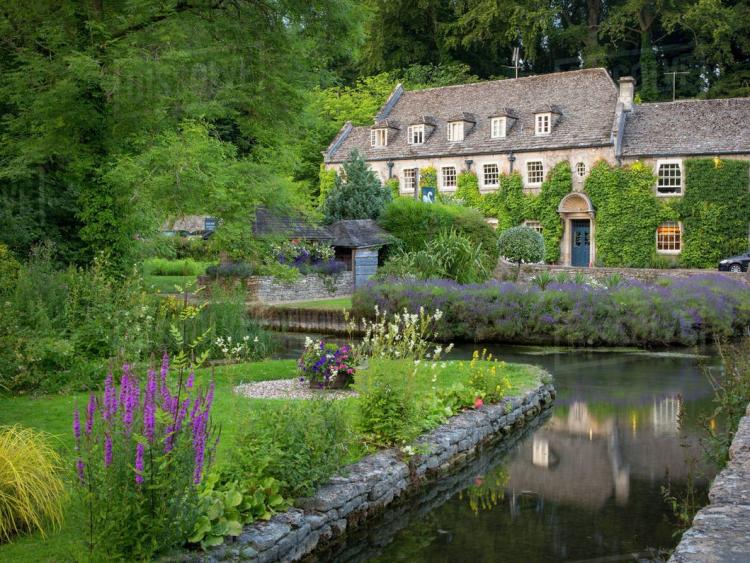Du ngoạn miền quê nước Anh, ngắm những ngôi làng cổ xinh đẹp