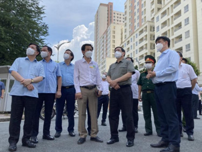 Chuyển động - Thủ tướng Phạm Minh Chính tới kiểm tra Bệnh viện dã chiến ở TP.HCM