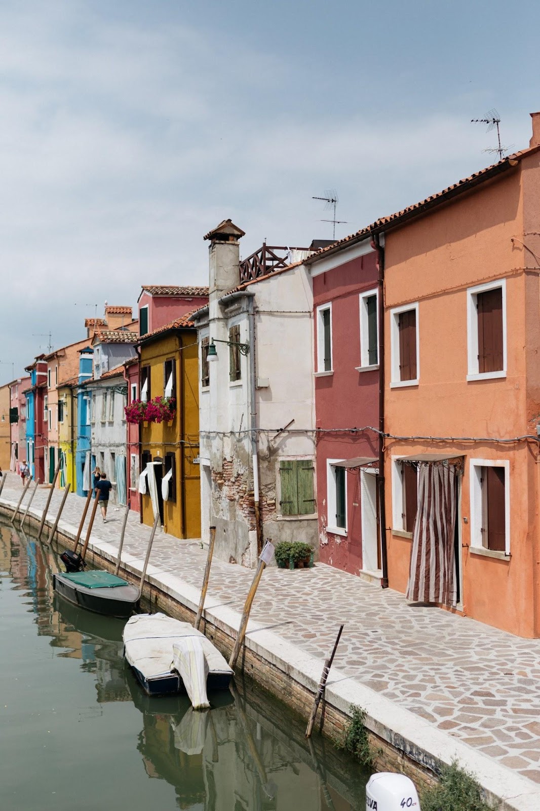 Lạc lối tại đảo Burano sắc màu giữa Venice lãng mạn - 3