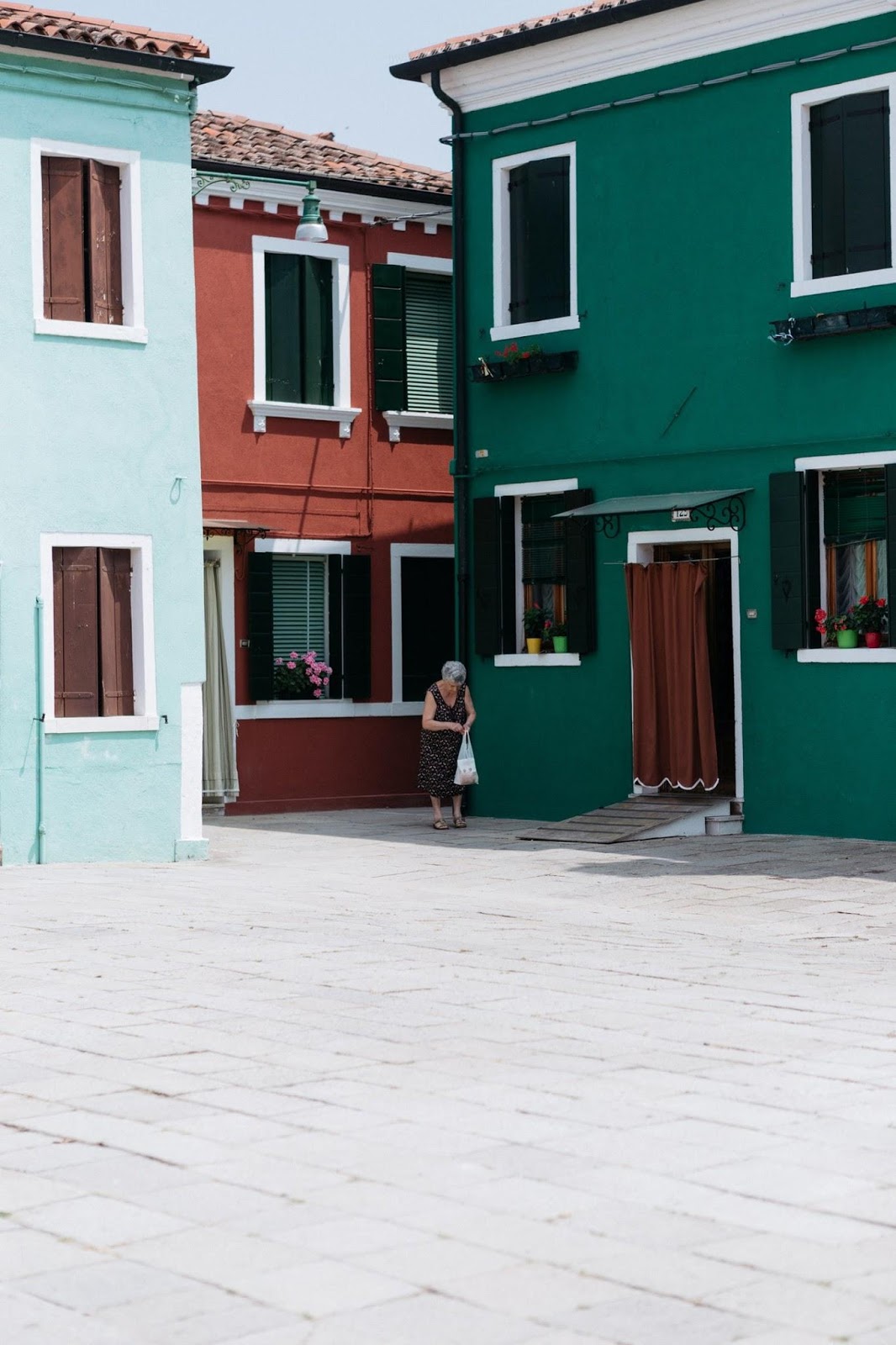 Lạc lối tại đảo Burano sắc màu giữa Venice lãng mạn - 4