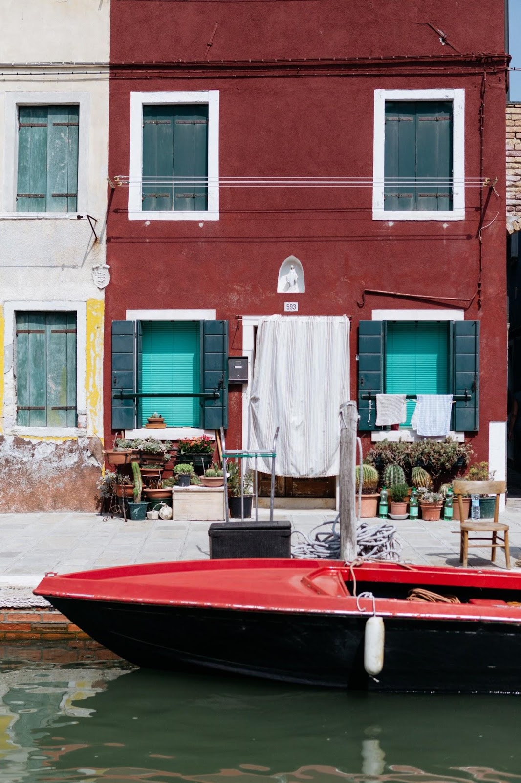 Lạc lối tại đảo Burano sắc màu giữa Venice lãng mạn - 12