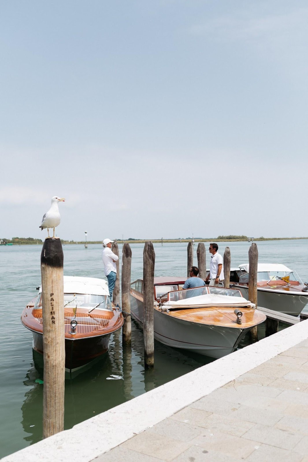 Lạc lối tại đảo Burano sắc màu giữa Venice lãng mạn - 16