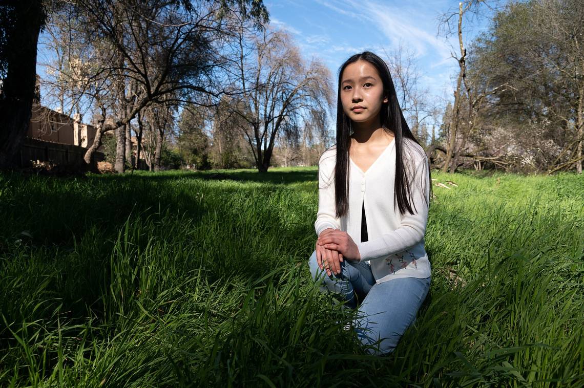 Cô sinh viên gốc Việt 18 tuổi, được vinh danh Nhà thơ trẻ quốc gia 2021 tại Mỹ - 1