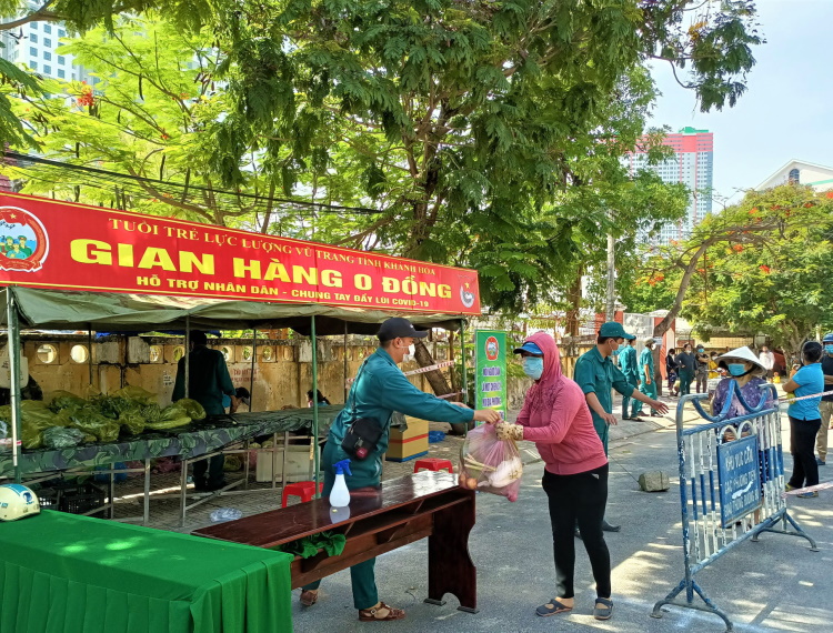 Tin không tức: Sách trao tay, học ngày giãn cách
