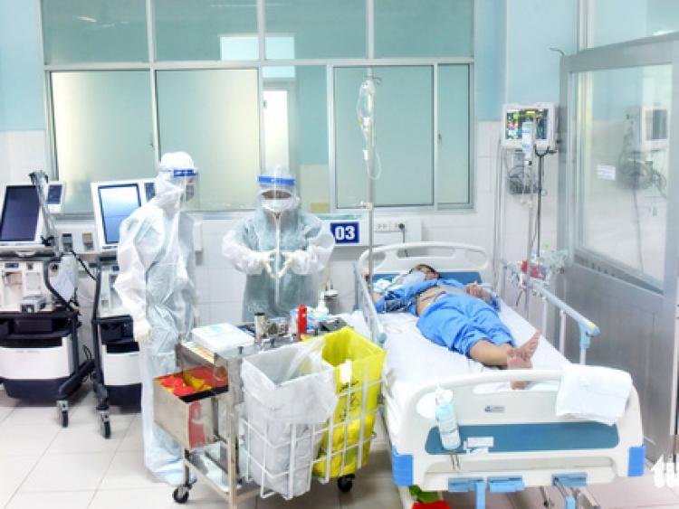 Bệnh viện điều trị COVID-19, bệnh viện dã chiến ở TP.HCM cấp bách tìm máy thở, nguồn oxy