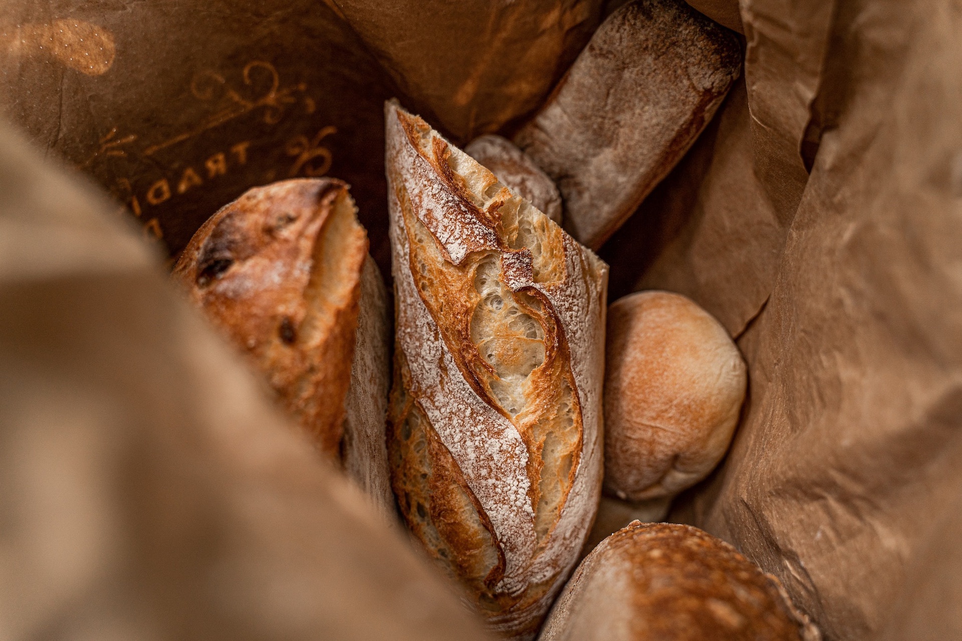 Bí mật món bánh mì gây nghiện ở Pháp - 1